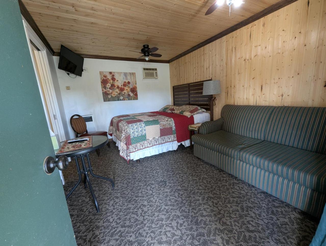 סקוו ואלי Squaw Valley Motel Room 6 מראה חיצוני תמונה